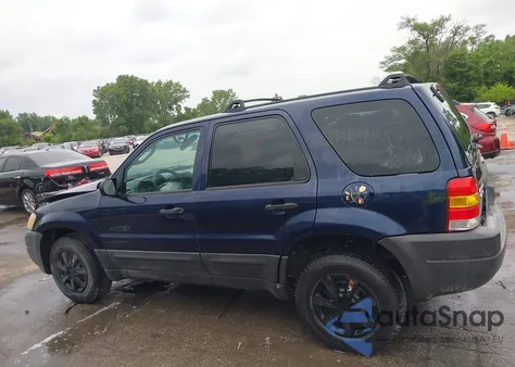 2004 Ford Escape Xls z USA, uszkodzony, nr VIN 1FMYU92104DA07171